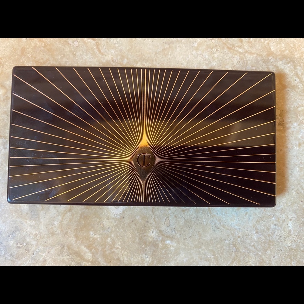 Charlotte Tilbury eyeshadow palette